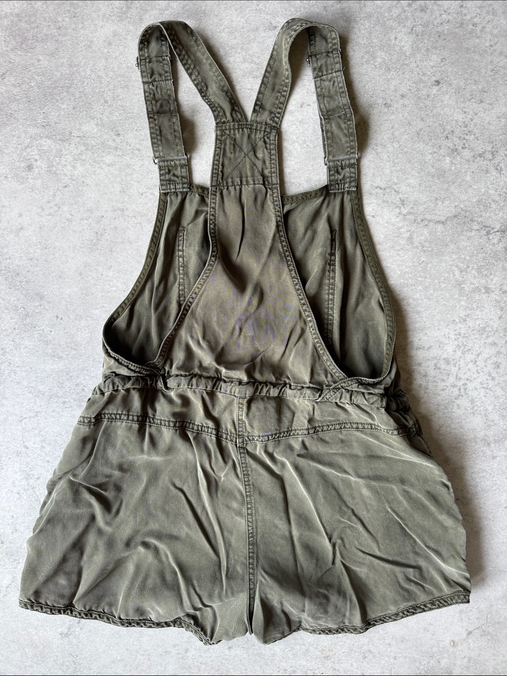 Wilfred Free Aritzia Olive Utility Shortalls Romper Size M - Picture 6 of 8